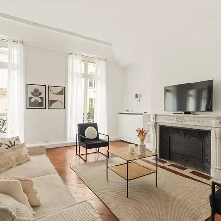 180M2 Haussmann 4Br 3 Bath Golden Triangle Champs Elysees & Opera Daire