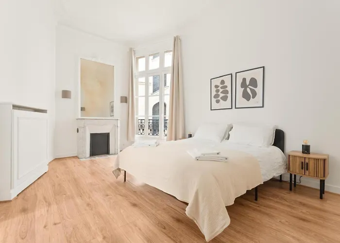 180M2 Haussmann 4Br 3 Bath Golden Triangle Champs Elysees & Opera *