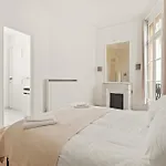 180m2 Haussmann 4br 3 Bath Golden Triangle Champs Elysees & Opera