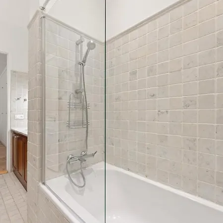 Luxury Comfort Golden Triangle 8 Paris