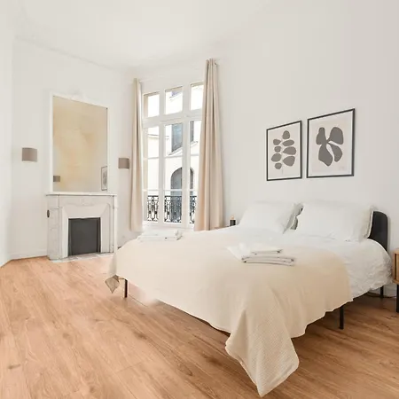 180m2 Haussmann 4br 3 Bath Golden Triangle Champs Elysees & Opera Párizs