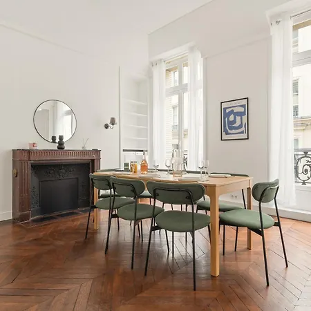 Apartament 180m2 Haussmann 4br 3 Bath Golden Triangle Champs Elysees & Opera