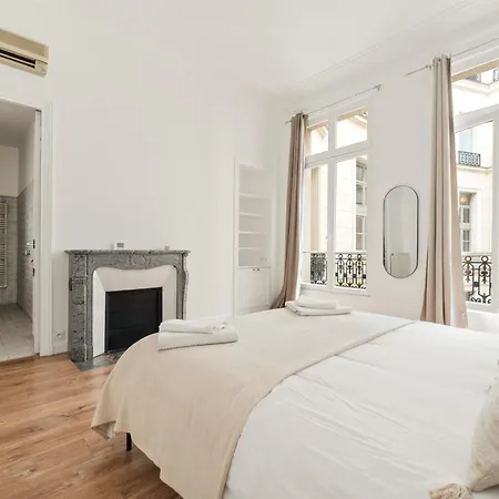 180m2 Haussmann 4br 3 Bath Golden Triangle Champs Elysees & Opera * Paryż