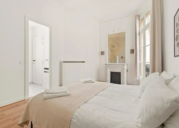 Luxury Comfort Golden Triangle 8