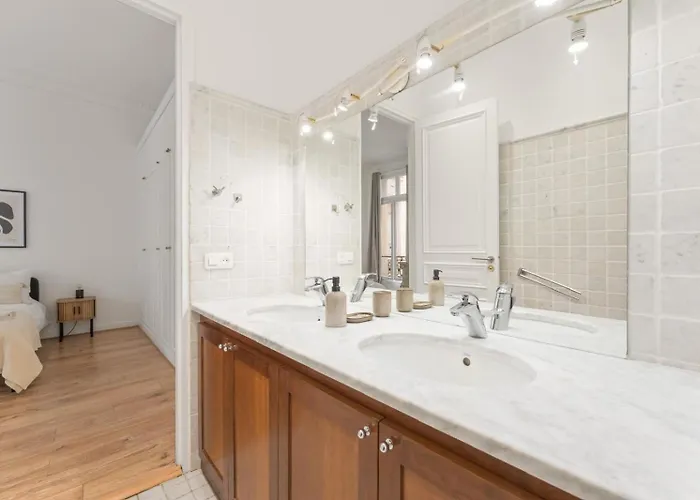 180M2 Haussmann 4Br 3 Bath Golden Triangle Champs Elysees & Opera