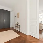 Apartment 180m2 Haussmann 4br 3 Bath Golden Triangle Champs Elysees & Opera Paris